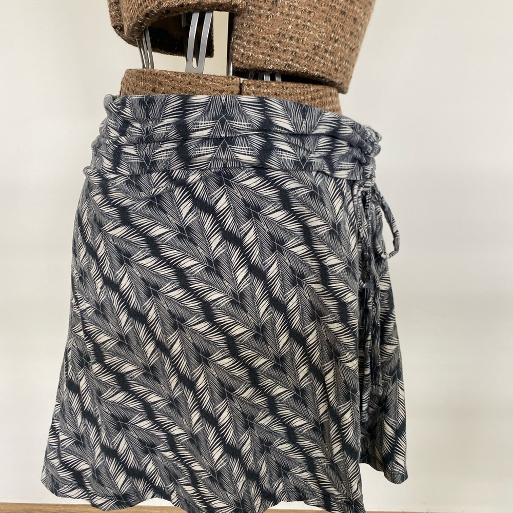 Patagonia Black and White Leaf Pattern Mini Skirt